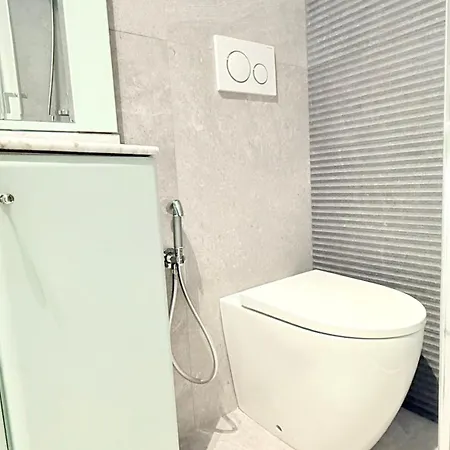 Apartamento N305 - Numana, Comodo Trilocale Con Giardino Numana