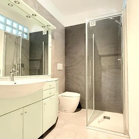 Apartamento N305 - Numana, Comodo Trilocale Con Giardino