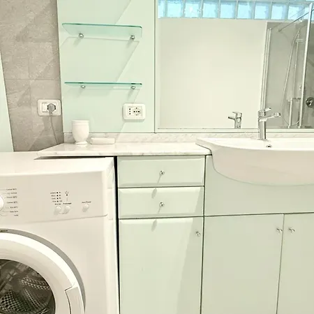 N305 - Numana, Comodo Trilocale Con Giardino