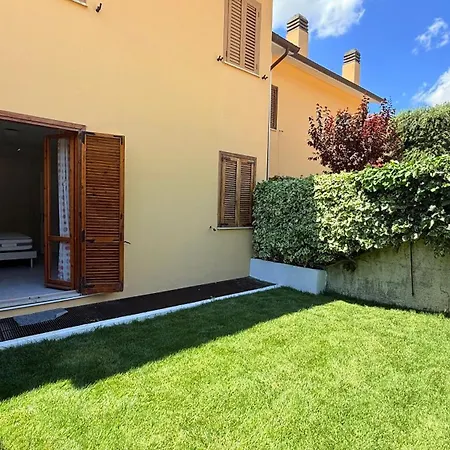 N305 - Numana, Comodo Trilocale Con Giardino Appartamento *